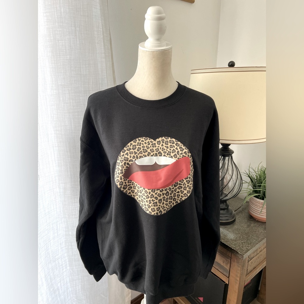Pink Lily graphic sweatshirt